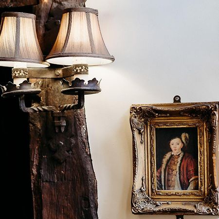 The Crown Inn Chiddingfold Dış mekan fotoğraf