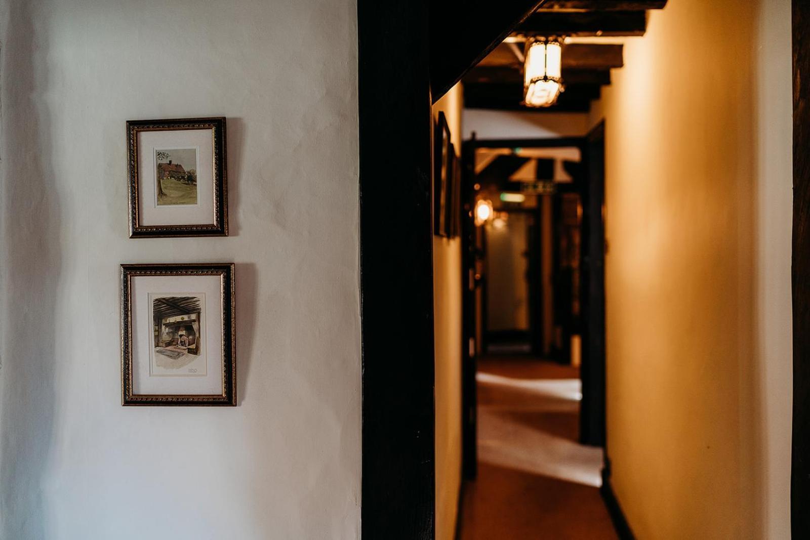 The Crown Inn Chiddingfold Oda fotoğraf