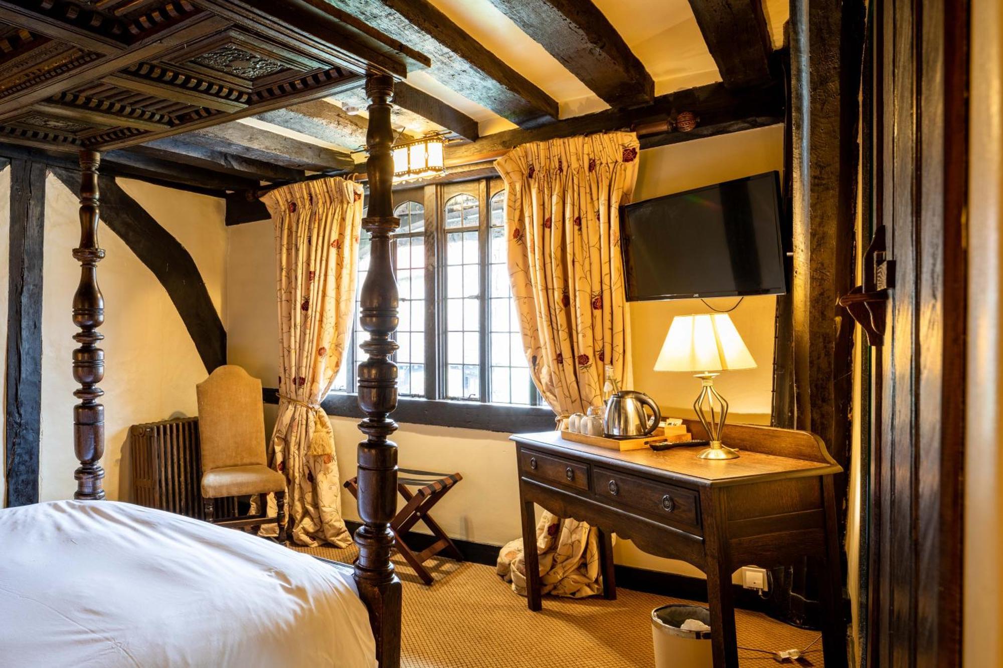 The Crown Inn Chiddingfold Oda fotoğraf
