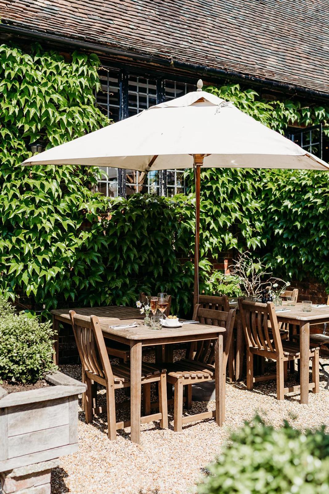 The Crown Inn Chiddingfold Dış mekan fotoğraf